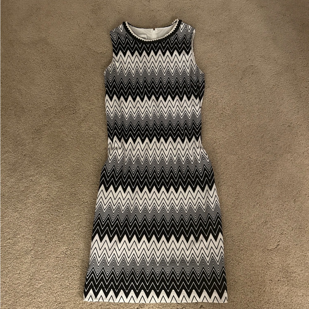 Sara Campbell white and black cool print dress - size small